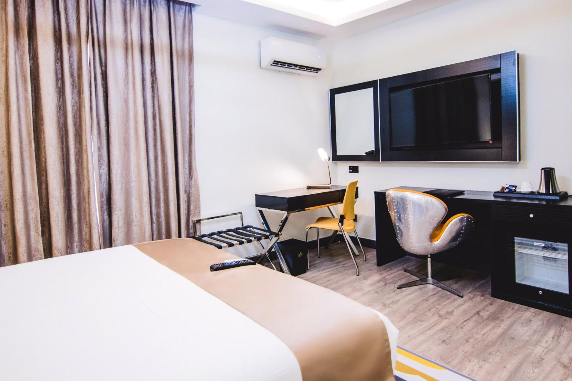 Estrella Boutique Hotel อาบูจา ภายนอก รูปภาพ