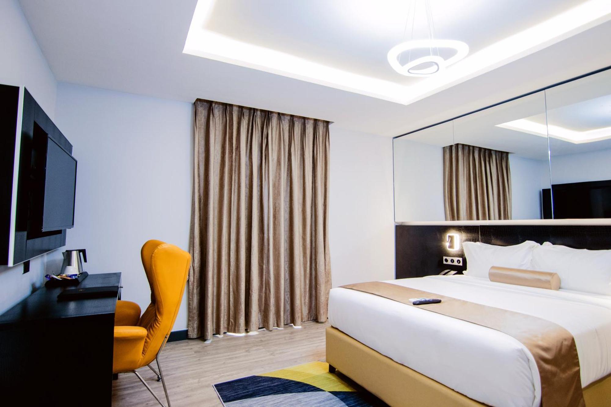 Estrella Boutique Hotel อาบูจา ภายนอก รูปภาพ